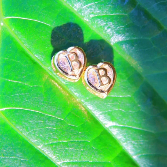 🎁Gift 💝Heart Initial Stud Earrings for Women Teen Girls Mom Daughter, ELDM153G - Picture 8 of 11